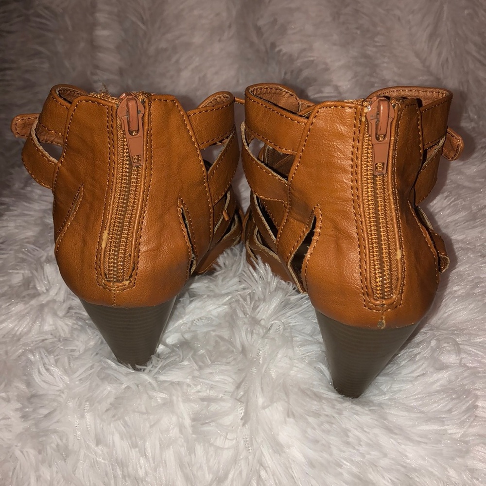 Open toe - Picture 2 of 3